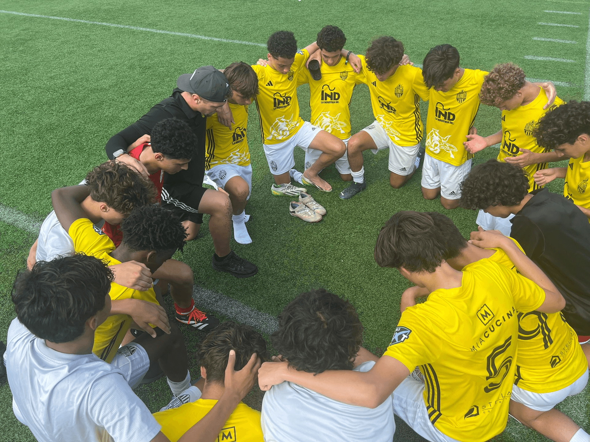 Cristian trabajando con equipo